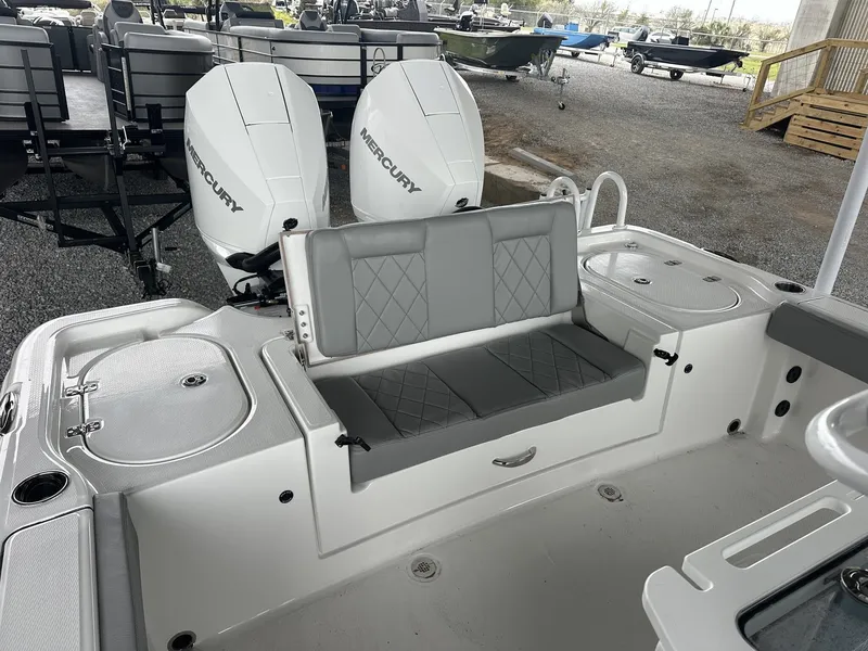 Slide: The Image of Blazer Bay Makaira 2800 2026 - 13