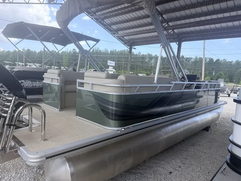 Slide: The Image of Tahoe SLT 23 QUAD LOUNGER-140HP 2026 - 6