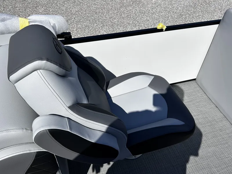 Slide: The Image of Veranda Vista Series TRITOON-150HP seat, gray design, 2026 model. - 6