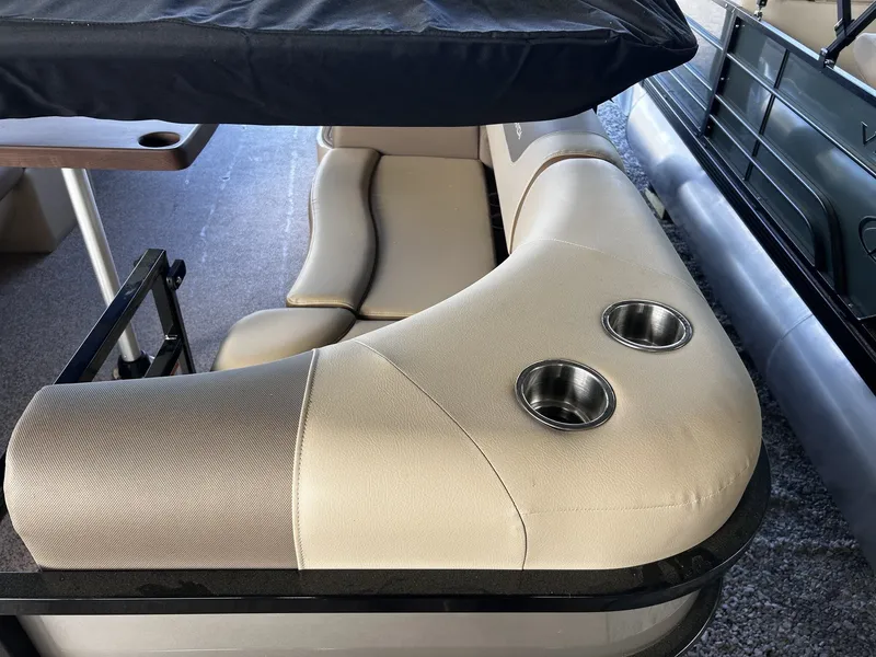 Slide: The Image of Veranda Relax Series 200HP YAMAHA 2026 - 13