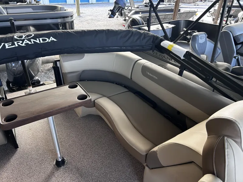 Slide: The Image of Veranda Relax Series 200HP YAMAHA 2026 - 9