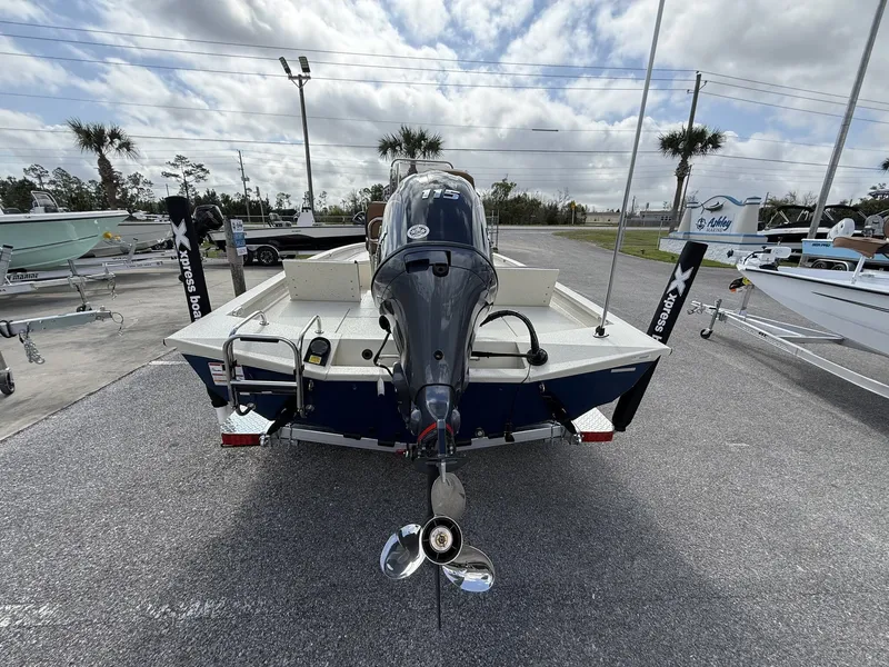 Slide: The Image of Xpress Hyper-Lift Bay Series H20 BAY-HYD STEERING 2026 - 3