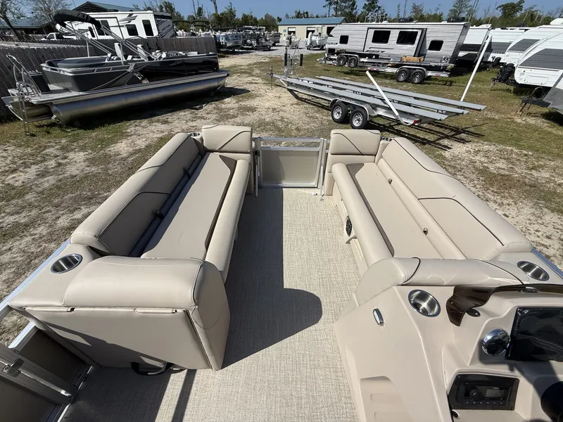 Slide: The Image of Avalon Venture 85 23 QUAD LOUNGER 140HP 2026 - 4
