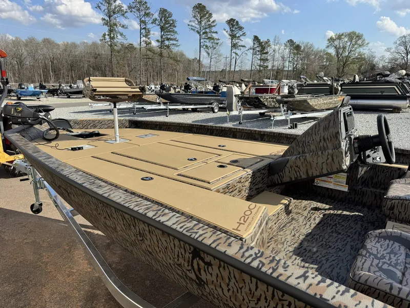 Slide: The Image of Xpress H20C Crappie 2026 - 4