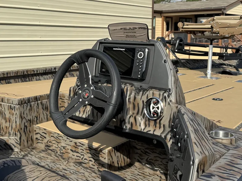 Slide: The Image of Xpress H20C Crappie 2026 - 6