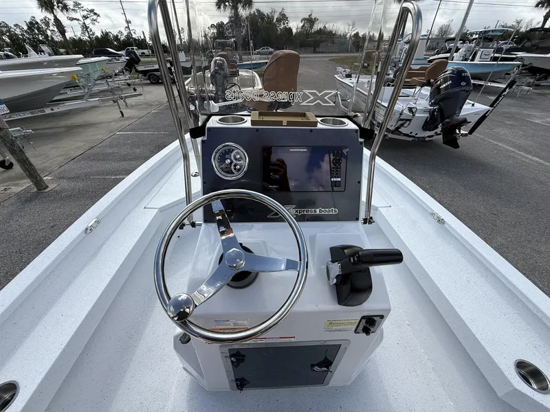 Slide: The Image of Xpress Hyper-Lift Bay Series H20 BAY-SPOTLOCK-9 EXPLORE 2026 - 11