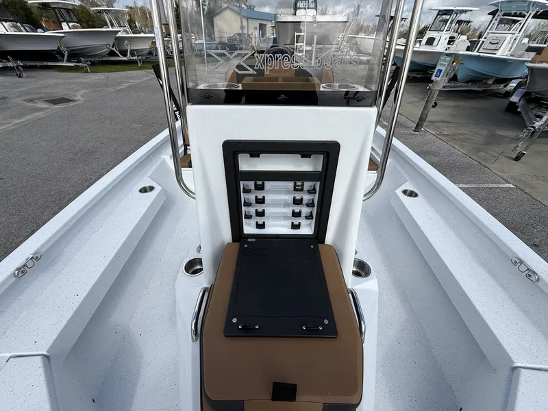 Slide: The Image of Xpress Hyper-Lift Bay Series H20 BAY-SPOTLOCK-9 EXPLORE 2026 - 5