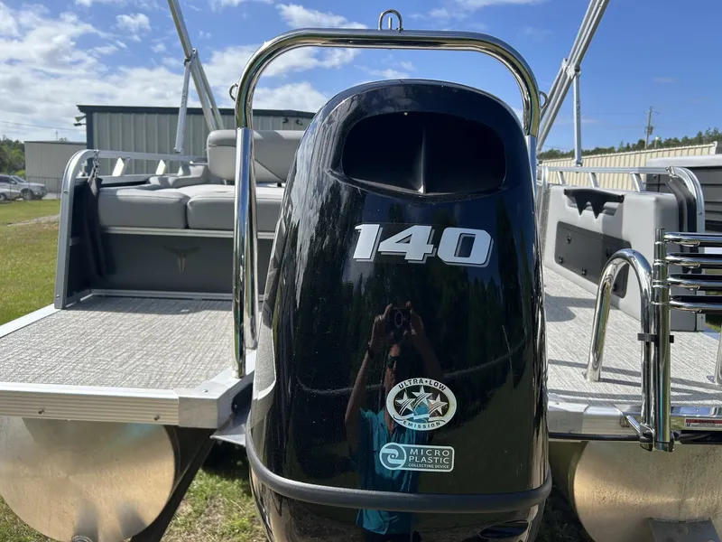 Slide: The Image of Tahoe Sport 85 23 VERASTILE REAR BENCH-140HP 2026 - 7