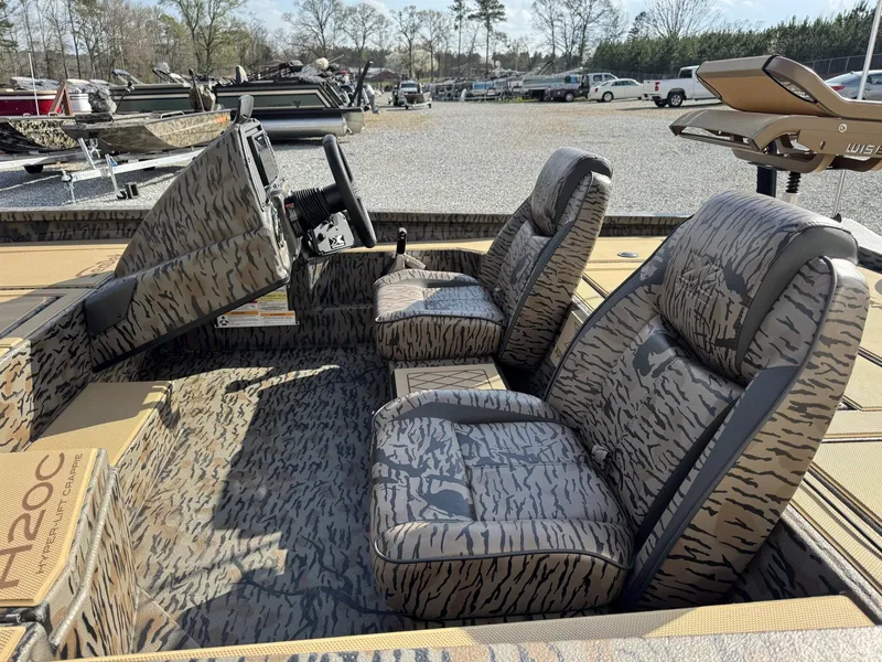 Slide: The Image of Xpress H20C Crappie 2026 - 5