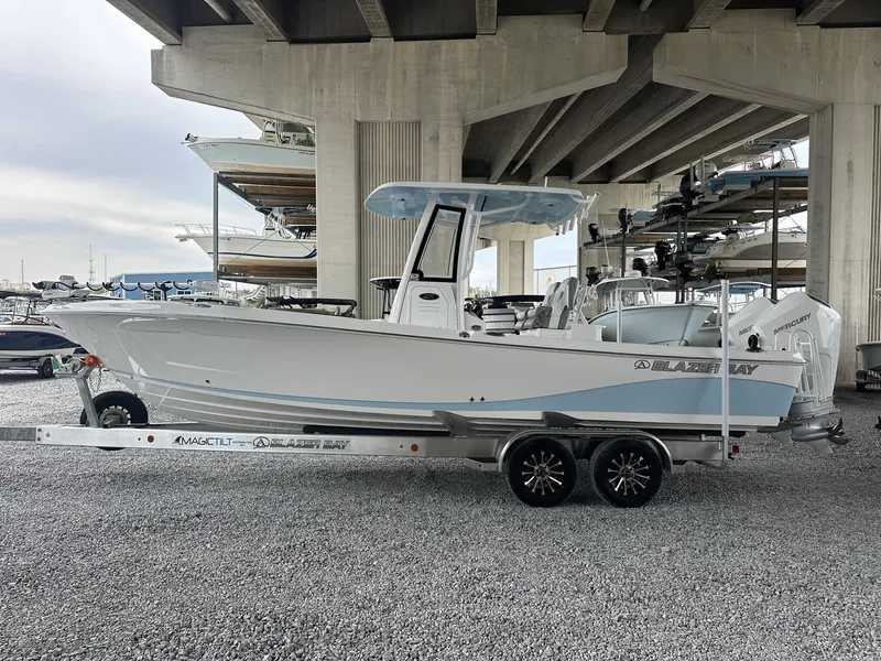 Slide: The Image of Blazer Bay Makaira 2800 2026 - 5