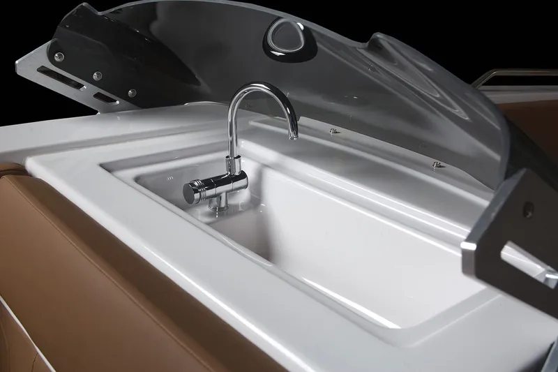 Slide: The Image of Glastron GTD 200 2019 - 17