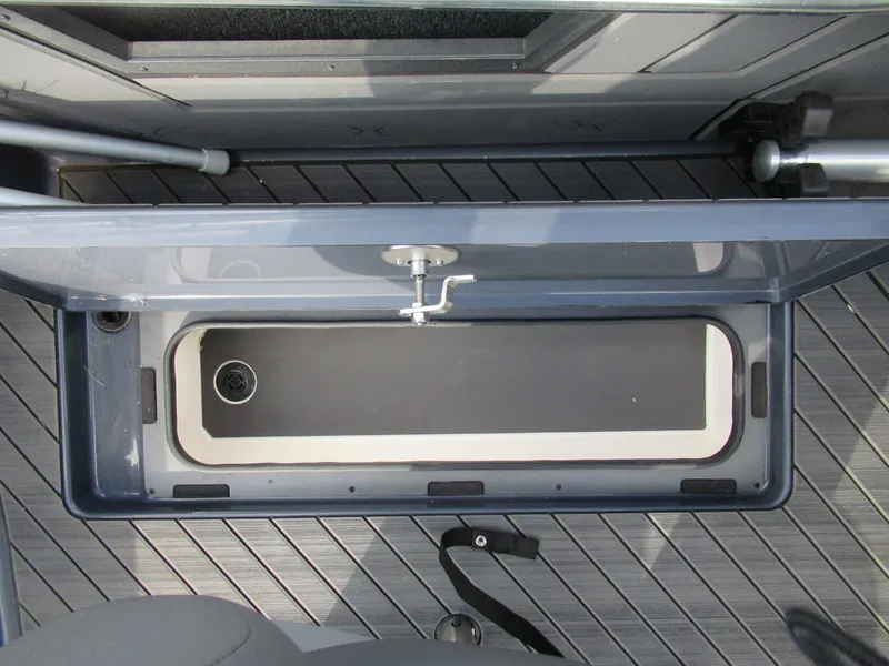 Slide: The Image of Vexus DVX22S 2025 - 10