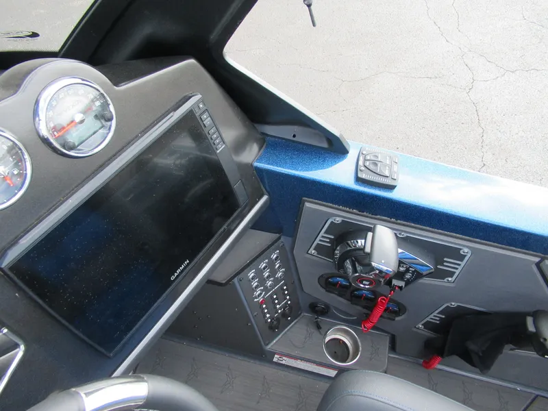 Slide: The Image of Vexus DVX22S 2025 - 12