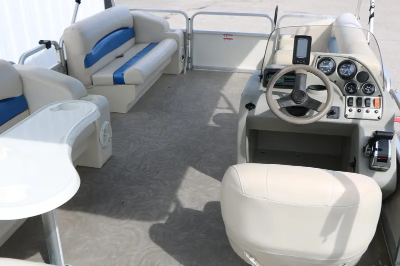 Slide: The Image of Lowe Sun Cruiser SS200 2008 - 21