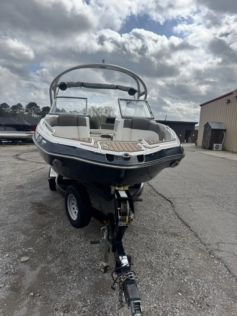 Slide: The Image of Yamaha 242 Limited S 2012 - 6