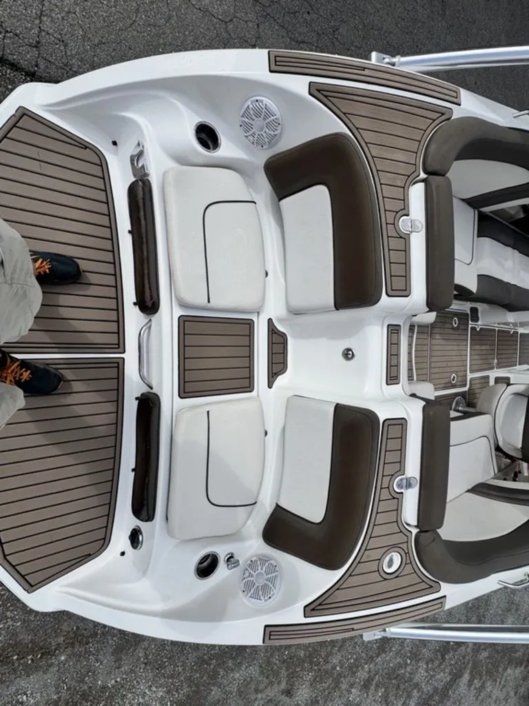 Slide: The Image of Yamaha 242 Limited S 2012 - 8