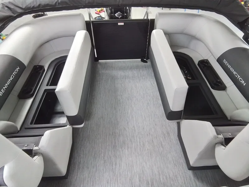 Slide: The Image of Bennington 22SSR S ONE 2026 - 17