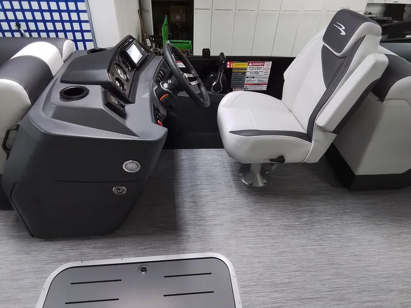 Slide: The Image of Bennington 22SSR S ONE 2026 - 20