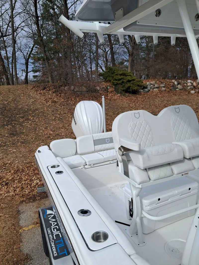 Slide: The Image of SEA FOX BOAT WORKS 248 Commander 2026 - 18