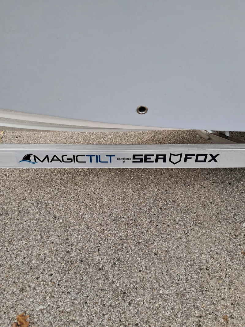 Slide: The Image of SEA FOX BOAT WORKS 248 Commander 2026 - 21