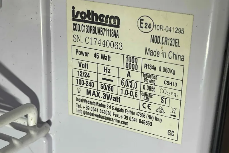 Slide: The Image of Label on Isotherm appliance, model CR130EL, showing specifications and contact details. - 29