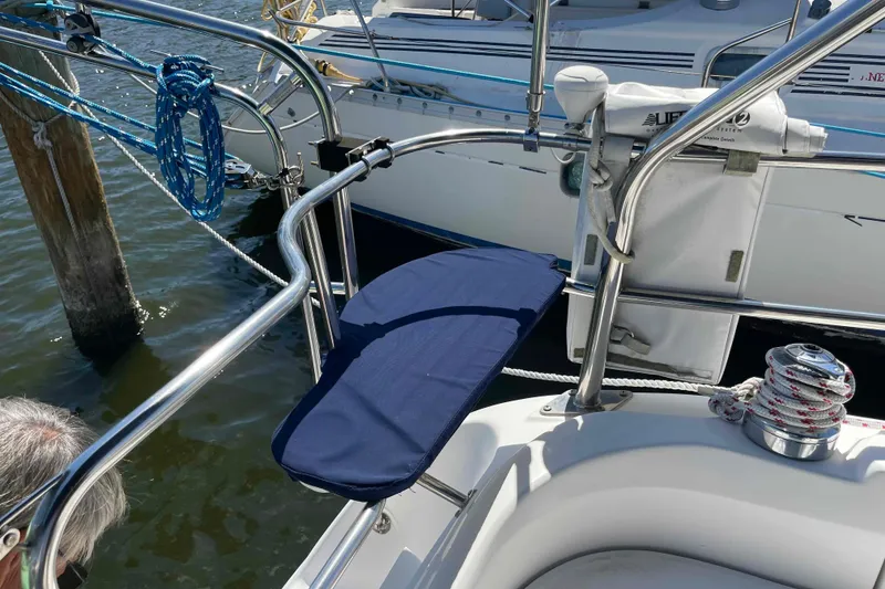 Slide: The Image of Hunter 36 sailboat, 2006 model, featuring deck details and mooring ropes. - 39