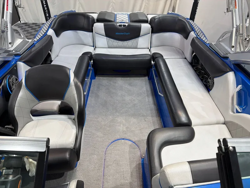 Slide: The Image of MasterCraft X23 2015 - 10