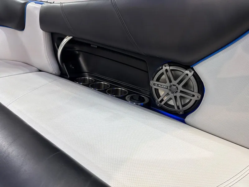 Slide: The Image of MasterCraft X23 2015 - 11