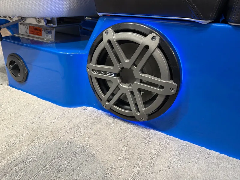 Slide: The Image of MasterCraft X23 2015 - 12