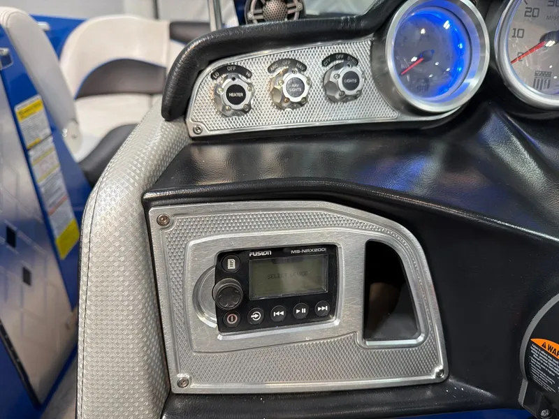 Slide: The Image of MasterCraft X23 2015 - 17