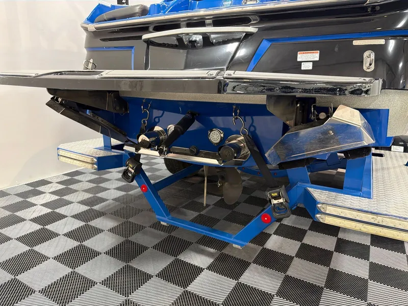 Slide: The Image of MasterCraft X23 2015 - 5