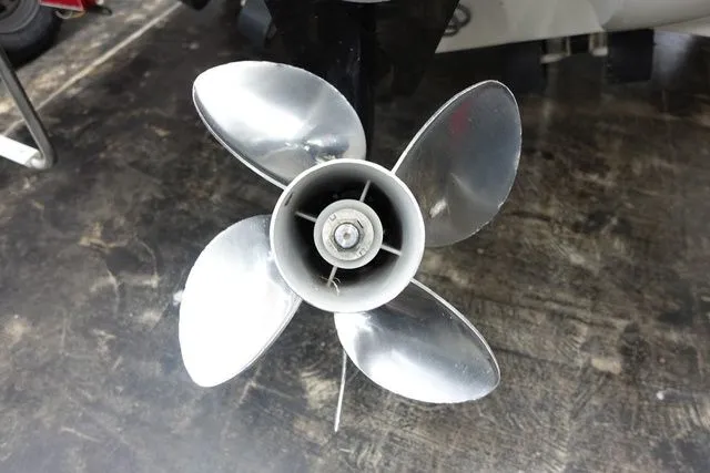 Slide: The Image of Rinker Captiva 212 Bowrider 1999 - 7