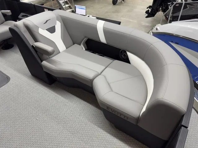 Slide: The Image of Evotti 521QL 2026 - 12