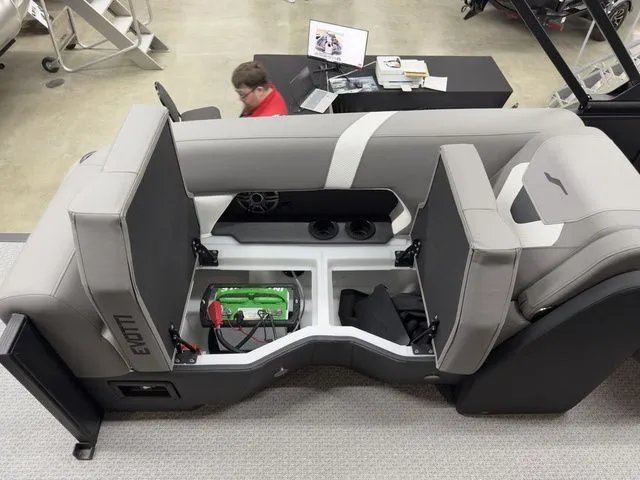 Slide: The Image of Evotti 521QL 2026 - 52