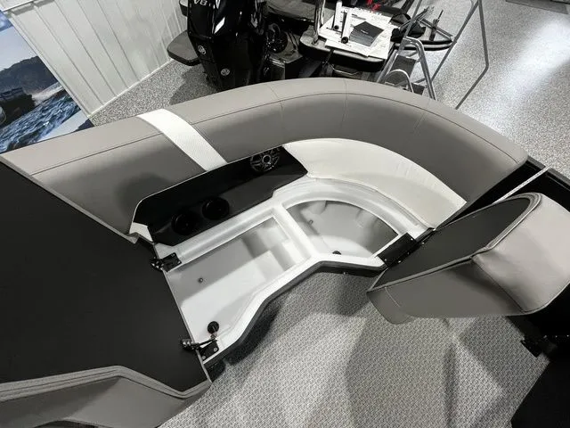 Slide: The Image of Evotti 521CS 2026 - 8