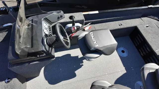 Slide: The Image of Lund 1650 Angler SS 2024 - 9