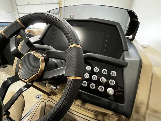 Slide: The Image of Evotti 723QL 2026 - 18