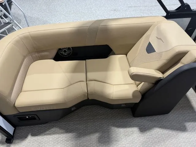 Slide: The Image of Evotti 521QL 2026 - 16