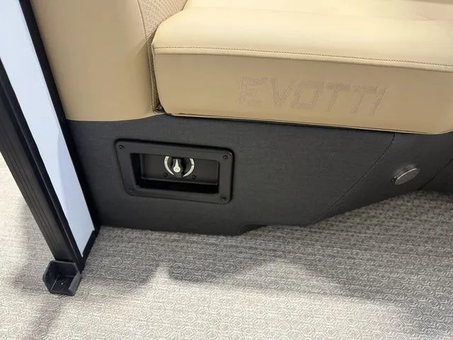 Slide: The Image of Evotti 521QL 2026 - 17