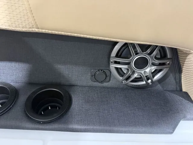 Slide: The Image of Evotti 521QL 2026 - 21