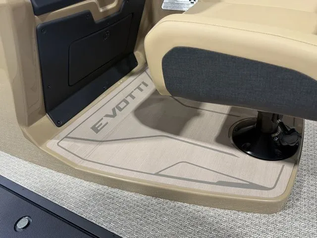 Slide: The Image of Evotti 521QL 2026 - 25