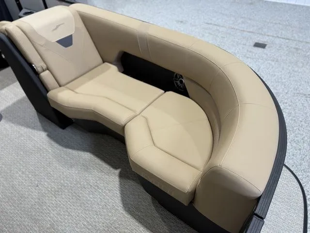 Slide: The Image of Evotti 521QL 2026 - 40