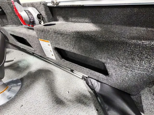 Slide: The Image of Lund 1675 Adventure Sport 2026 - 12