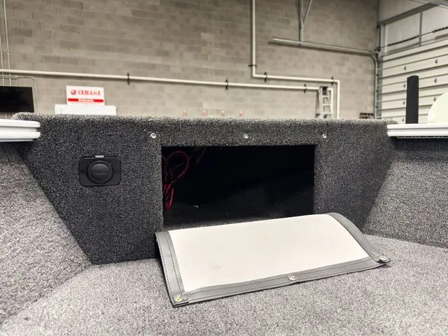 Slide: The Image of Lund 1675 Adventure Sport 2026 - 3