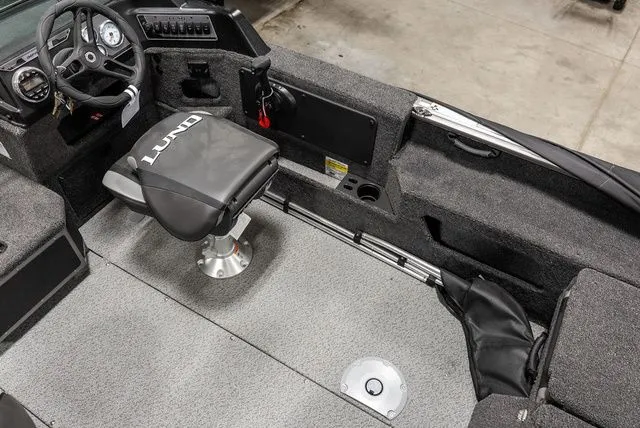 Slide: The Image of Lund 1775 Impact XS Sport 2026 - 12