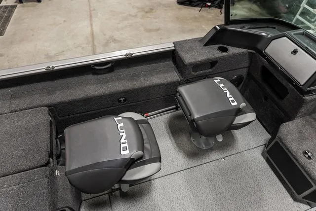 Slide: The Image of Lund 1775 Impact XS Sport 2026 - 8