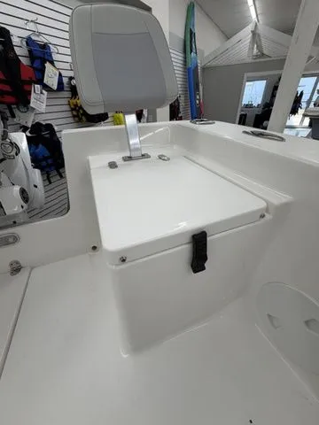 Slide: The Image of Bay Rider 239 Bay Rider 2026 - 22