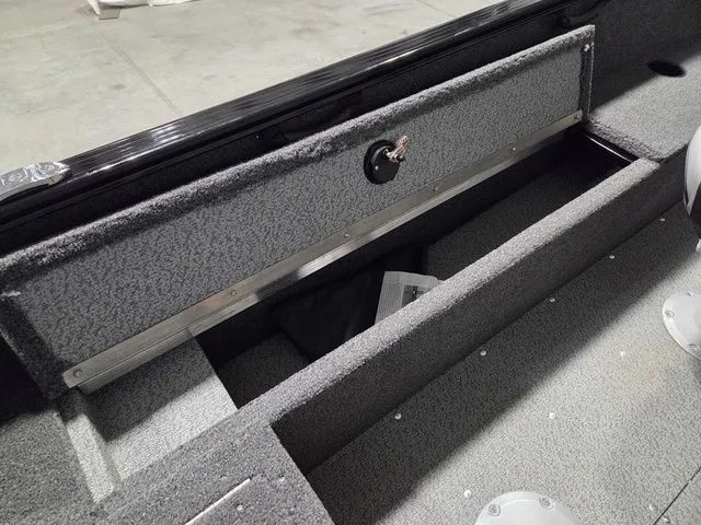 Slide: The Image of Lund 1650 Rebel XL SS 2026 - 11