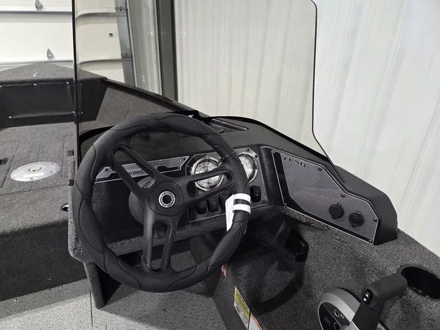 Slide: The Image of Lund 1650 Rebel XL SS 2026 - 15