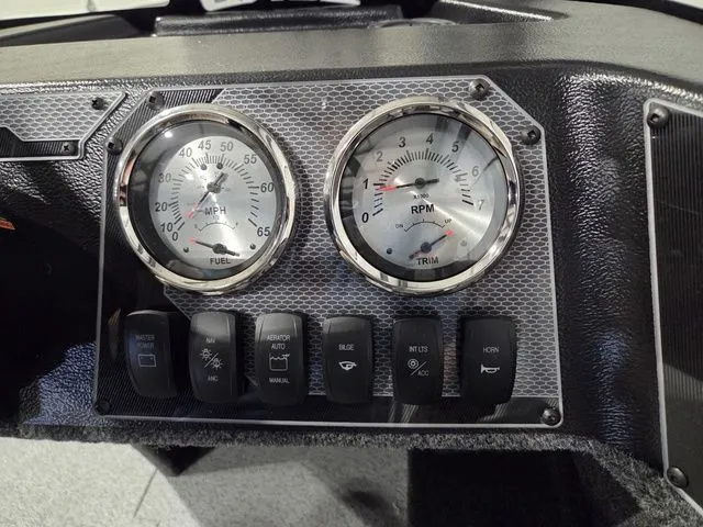 Slide: The Image of Lund 1650 Rebel XL SS 2026 - 16